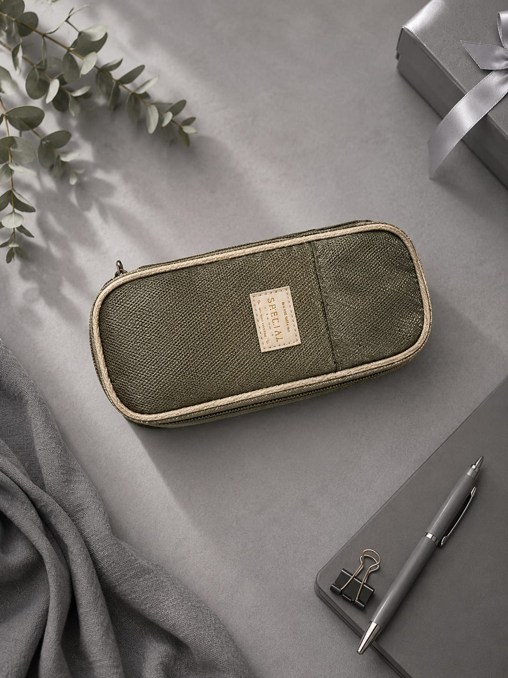 Expandable pencil bag